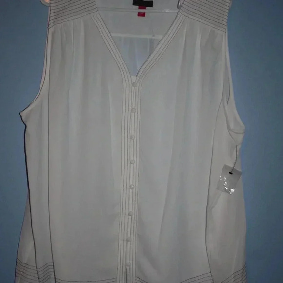Vince Camuto Sleeveless White Button Up Front Top 2X NWOT - Picture 3 of 16